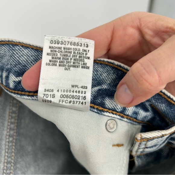 Levi's vintage 505 Regular fit American flag cut off Jean denim shorts size 31” - Picture 9 of 11